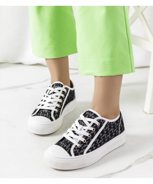 Juodos "Chelms" sportbačiai