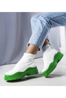 Balti kojinių batai su žaliu padu iš Cali