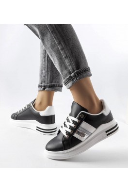 Juodi „Sneakers“ stiliaus bateliai su platforma „Sacaton“
