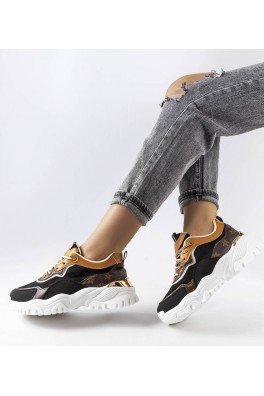 Juodi sportbačiai ant netaisyklingo pado iš Alta