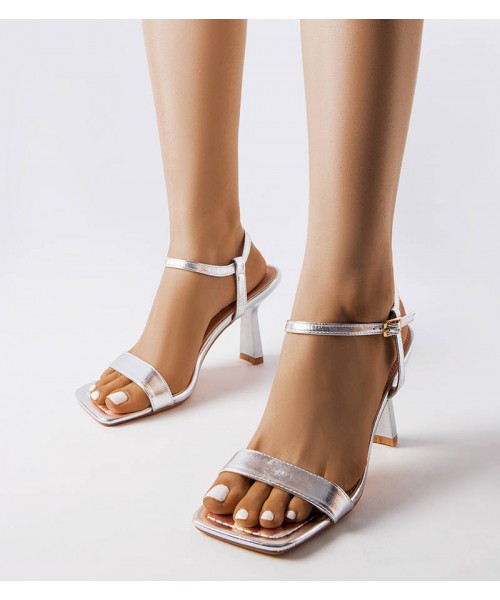 "Amalia" sidabriniai smailianosiai sandalai