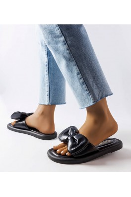 Juodos šlepetės su lanku Lende