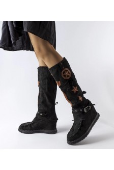 Juodi zomšiniai boho stiliaus batai Putignano