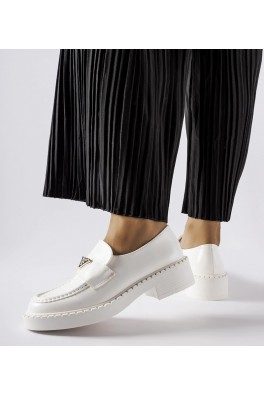 Milne moteriški balti mokasinai