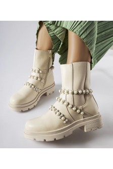 Smėlio spalvos perlais puošti batai iš Callicratide