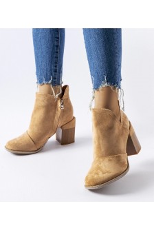 Smėlio spalvos iškirpti batai iš Artemisia