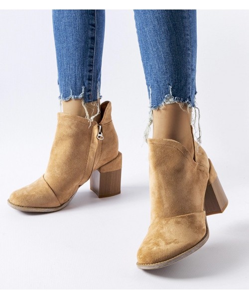 Smėlio spalvos iškirpti batai iš Artemisia