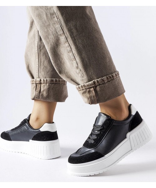 Juodi Sneakers Stiliaus Ant Grubaus Platformos Seluci Juodi Sneakers Stiliaus Ant Grubaus Platformos Seluci