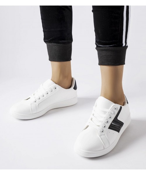 Balti Sneakers Stiliaus Su Juodos Spalvos Intarpais Rizzo