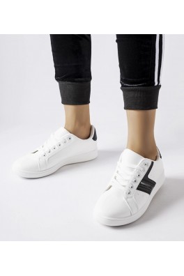 Balti Sneakers Stiliaus Su Juodos Spalvos Intarpais Rizzo