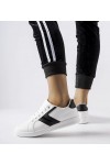 Balti Sneakers Stiliaus Su Juodos Spalvos Intarpais Rizzo