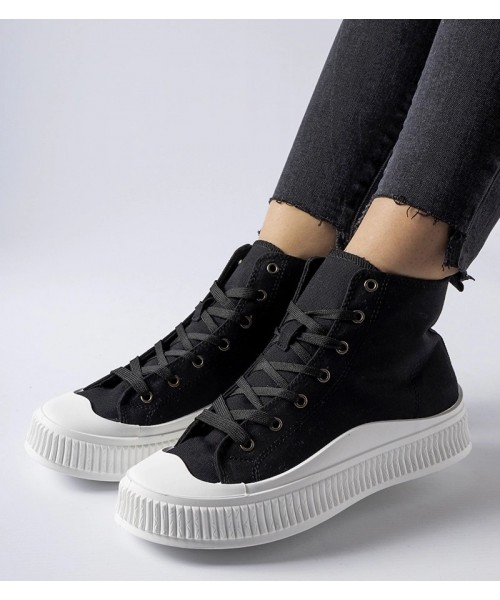 Juodi "Guerrino" aukštakulniai ant aukštos platformos