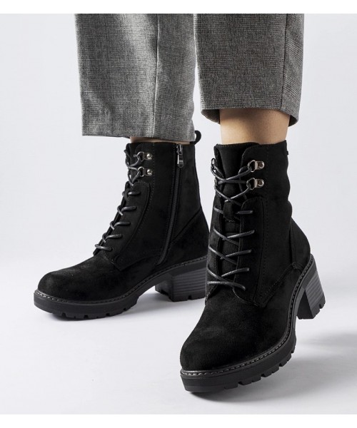 Juodi nėriniuoti batai su pleištais Clementina