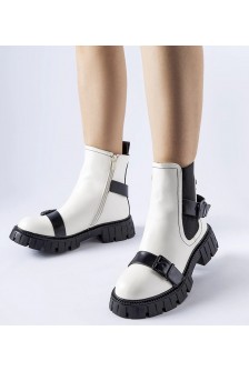 Balti batai ant tvirto "Fontarine" pado