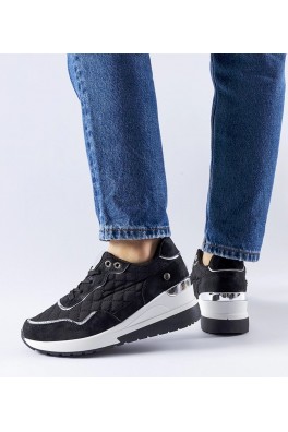 Juodi Sneakers Stiliaus Ant Storo Pado Pisignano