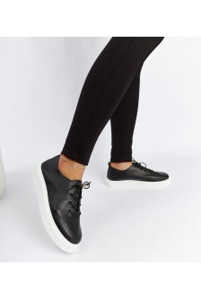 Juodi perforowane sporbačiai Laytonville