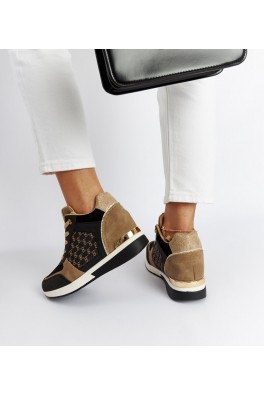 Kaštoniniai juodi sportbačiai ant kulnų