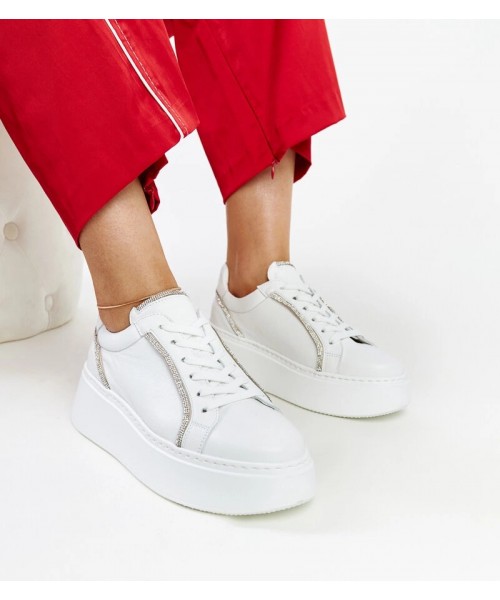 Balti Odiniai Sneakers Stiliaus Su Kūbiniais Cirkoniais Karino Balti Odiniai Sneakers Stiliaus Su Kūbiniais Cirkoniais Karino
