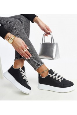 Juodi Sneakers Stiliaus Ant Grubaus Pado Walida