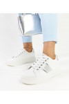 Balti-Sidabro spalvos Sneakers Stiliaus Ant Storesnio Pado Finestra Balti-Sidabro spalvos Sneakers Stiliaus Ant Storesnio Pado Finestra