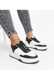 Balti-Juodi Sneakers Stiliaus Ant Storesnio Pado Rumai