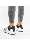 Balti-Juodi Sneakers Stiliaus Ant Storesnio Pado Rumai