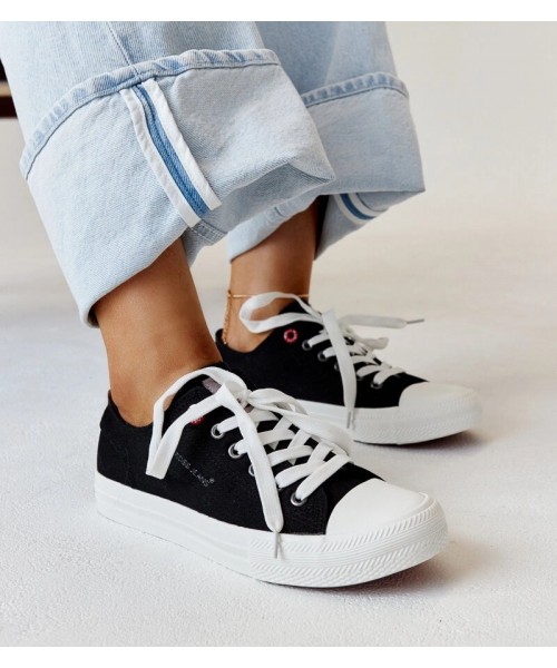 Juodi Medžiaginiai Moteriški Sportinio stiliaus CROSS JEANS