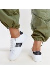 Balti-Juodi Sneakers Stiliaus Su Dekorotyvinio Juostelėmis Grada