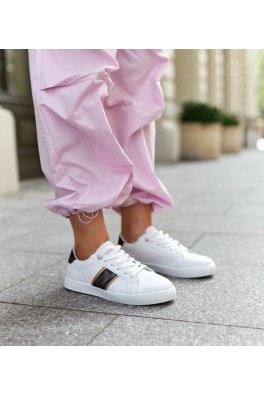 Balti Sneakers Stiliaus Su Dekorotyvinio Juostelėmis Grada