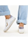 Balti Sneakers Stiliaus Su Efektais ,,znoszenia'' Gombola