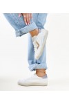 Balti Sneakers Stiliaus Su Efektais ,,znoszenia'' Gombola