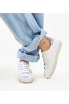 Balti Sneakers Stiliaus Su Efektais ,,znoszenia'' Gombola