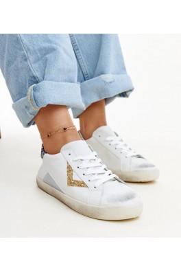 Balti Sneakers Stiliaus Su Efektais ,,znoszenia'' Gombola