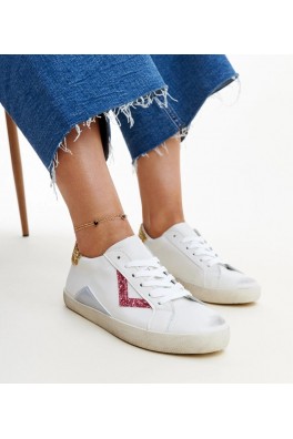 Balti Sneakers Stiliaus Su Efektais ,,znoszenia'' Gombola
