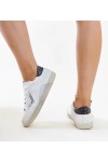 Balti Sneakers Stiliaus Su Efektais ,,znoszenia'' Gombola