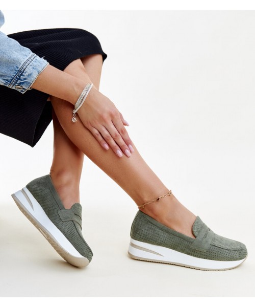 Žali perforuoti pusbačiai "Muna