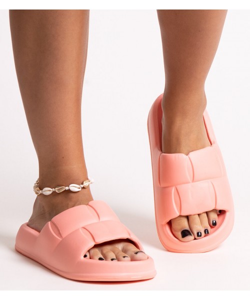 Lete rožinės putų šlepetės