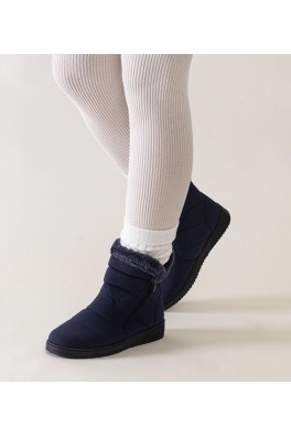 Tamsiai mėlyni sniego batai, puošti Khit kailiu