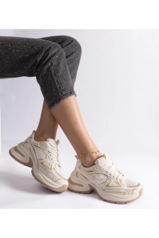 Smėlio Spalvos Sneakers Stiliaus Ant Masyvaus Pado Adoma