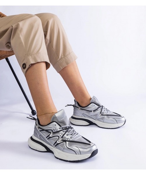 Sidabriniai moteriški sportbačiai ant tvirto pado iš "Colunga