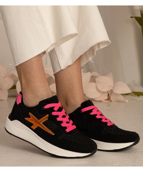 Juodi Sneakers Stiliaus Moteriški Sportinio stiliaus Su Blizgučiais Kaletti