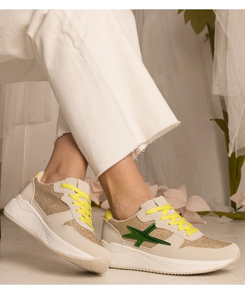 Smėlio Spalvos Sneakers Stiliaus Moteriški Sportinio stiliaus Su Blizgučiais Kaletti