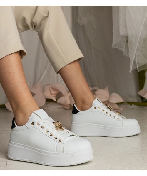 Balti-Juodi Sneakers Stiliaus Moteriški papuošti kamieniami Sarena Balti-Juodi Sneakers Stiliaus Moteriški papuošti kamieniami Sarena