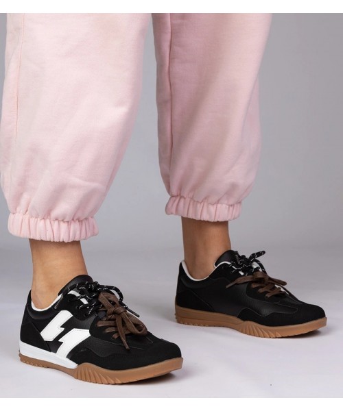 Juodi sportbačiai su spalvotais raišteliais Bekki