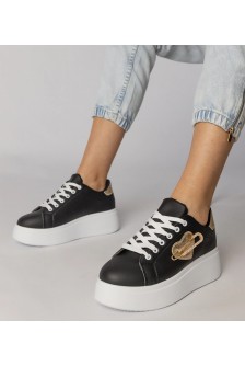 Juodi „Sneakers“ stiliaus bateliai su širdele, perkirpta „Lerisol“ smeigtuku