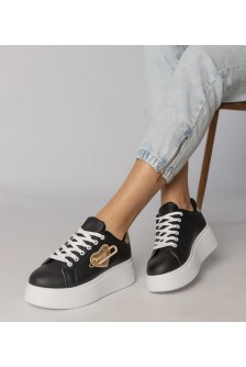 Juodi „Sneakers“ stiliaus bateliai su širdele, perkirpta „Lerisol“ smeigtuku