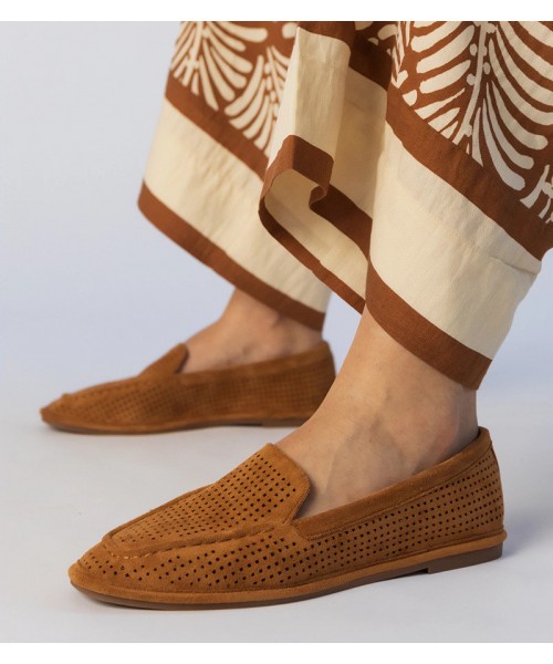 Karameliniai ažūriniai mokasinai iš ekologiškos zomšos Stanila