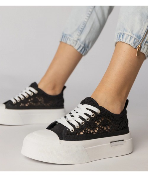 Juodi moteriški ažūriniai bateliai Runna