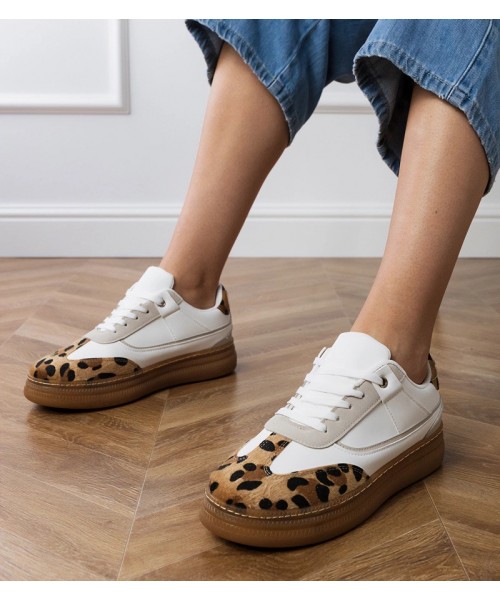 Balti sportiniai bateliai su leopardo rašto "Meril" aksesuaru