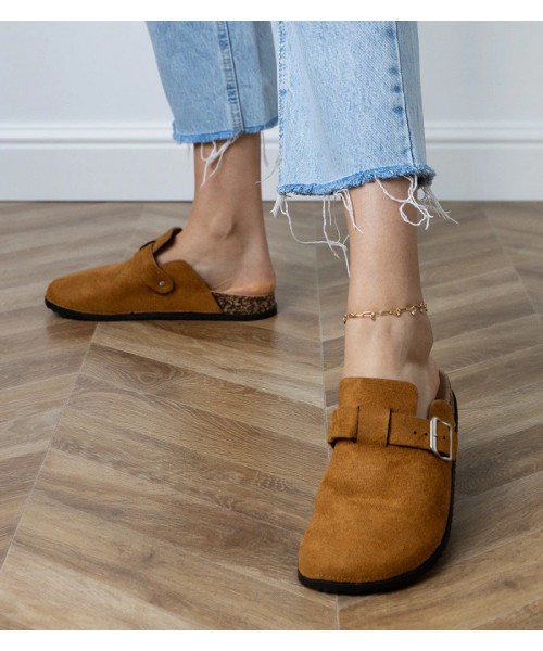 "Lerins" rudos šlepetės ant kamštinio pado